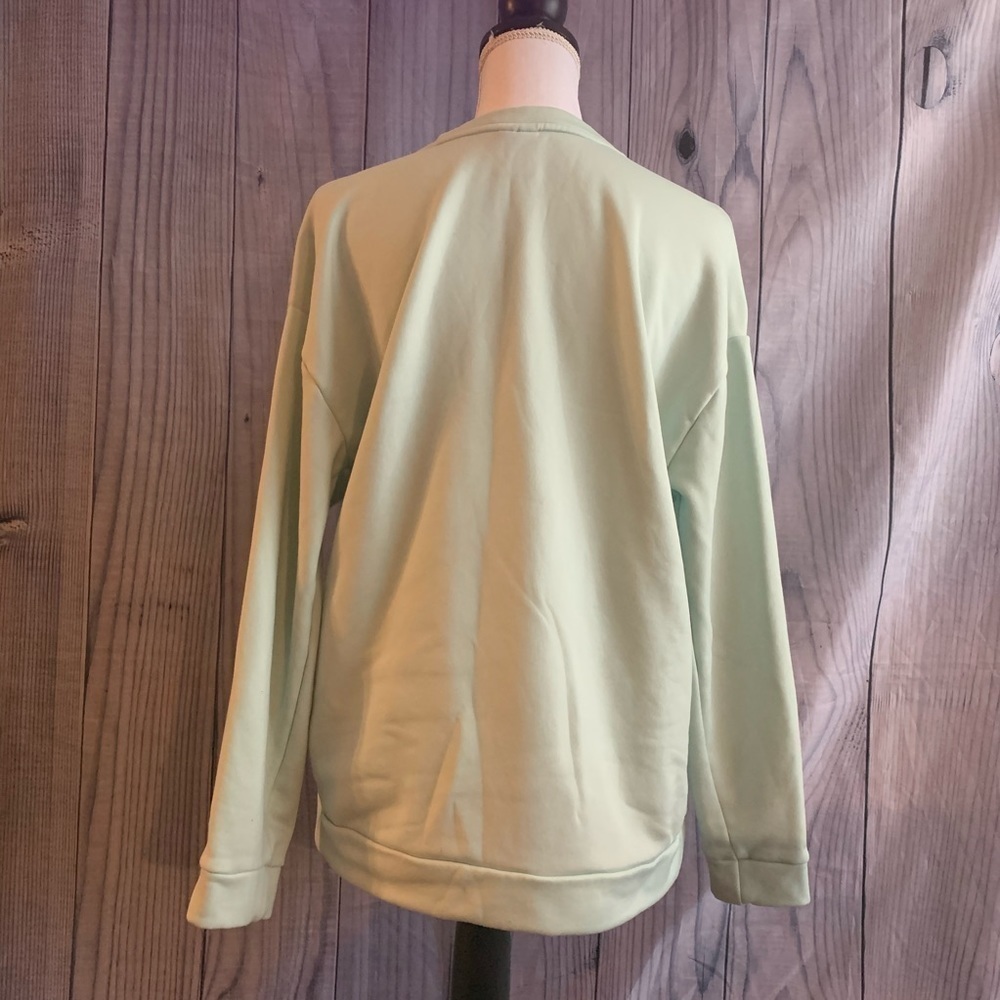 ✅HOST Pick✅ Nike Just Do It Sweatshirt, Medium - Picture 2 of 12